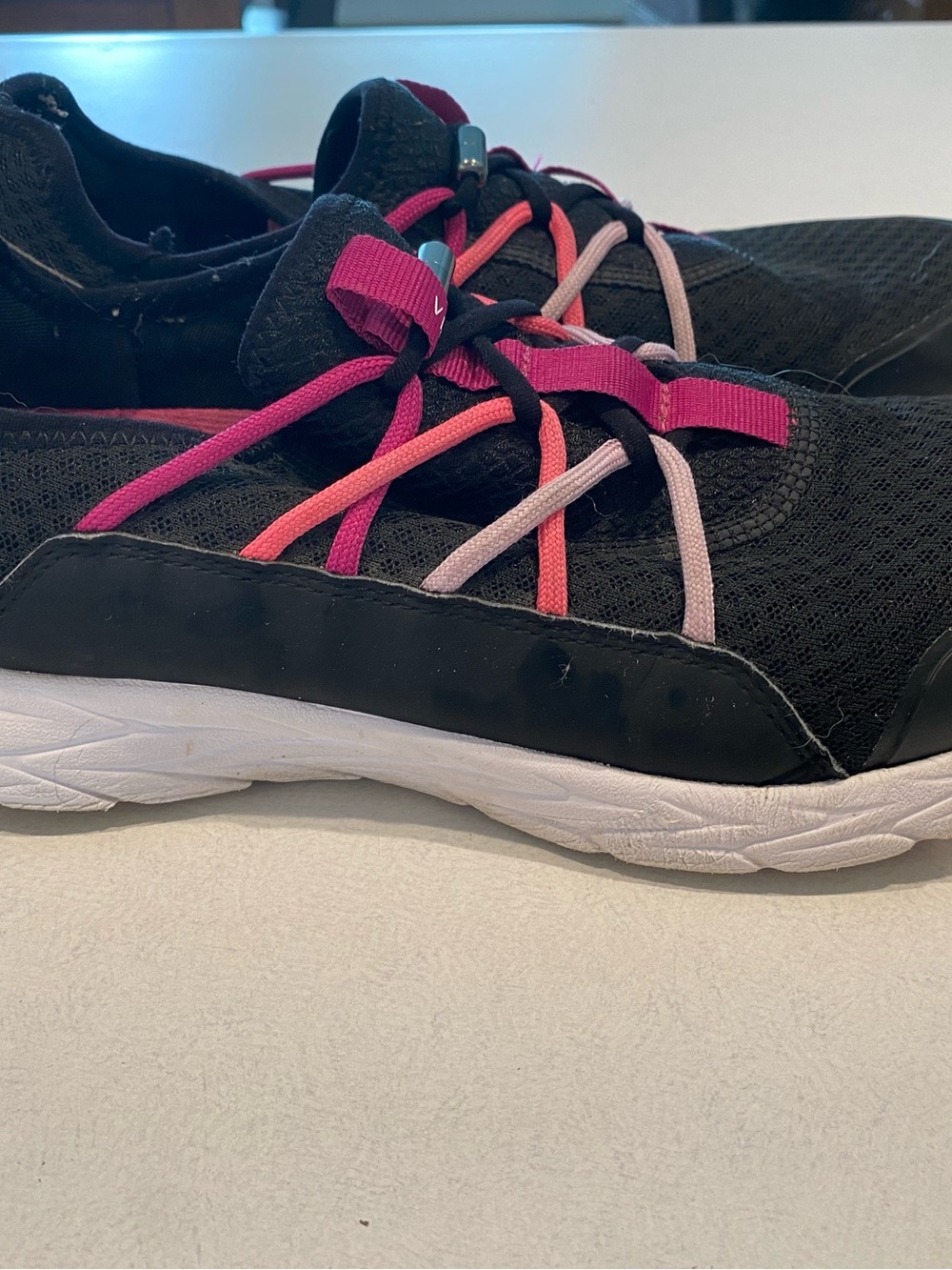 Women’s Vionic Zeliya Black Athletic Sneakers with Pink Accents Size 11 - Picture 5 of 8